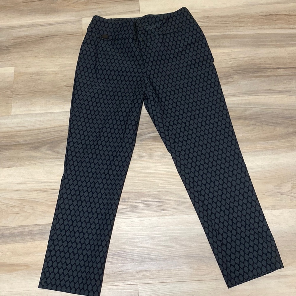 Lisette L size 10 pull-on ankle pant. Gray and black. 25” inseam
